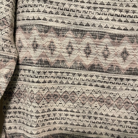 H&M size small pink, white, and black geometric print sweater! - Picture 4 of 6